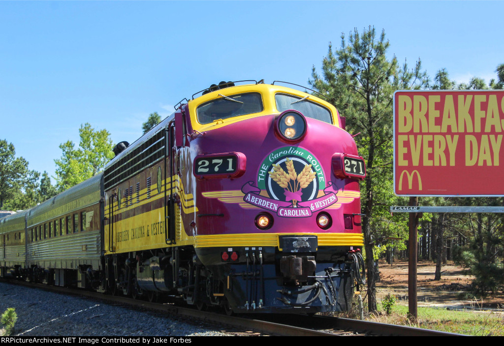 ACWR 271 Arriving in West End. 